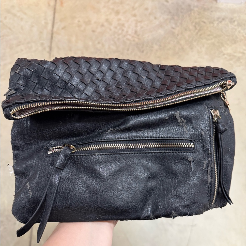 Moda Luxe Foldover Woven Crossbody Bag Size OS Color Black Gold